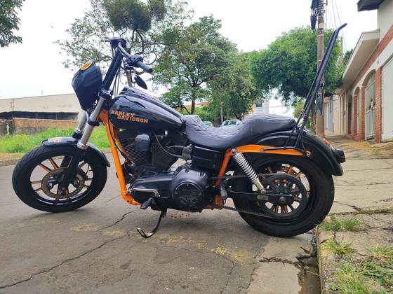 HARLEY-DAVIDSON DYNA SUPER GLIDE 